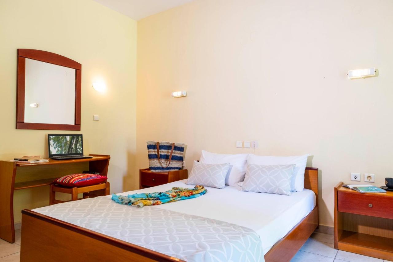 Aristides Hotel Fourka Ngoại thất bức ảnh